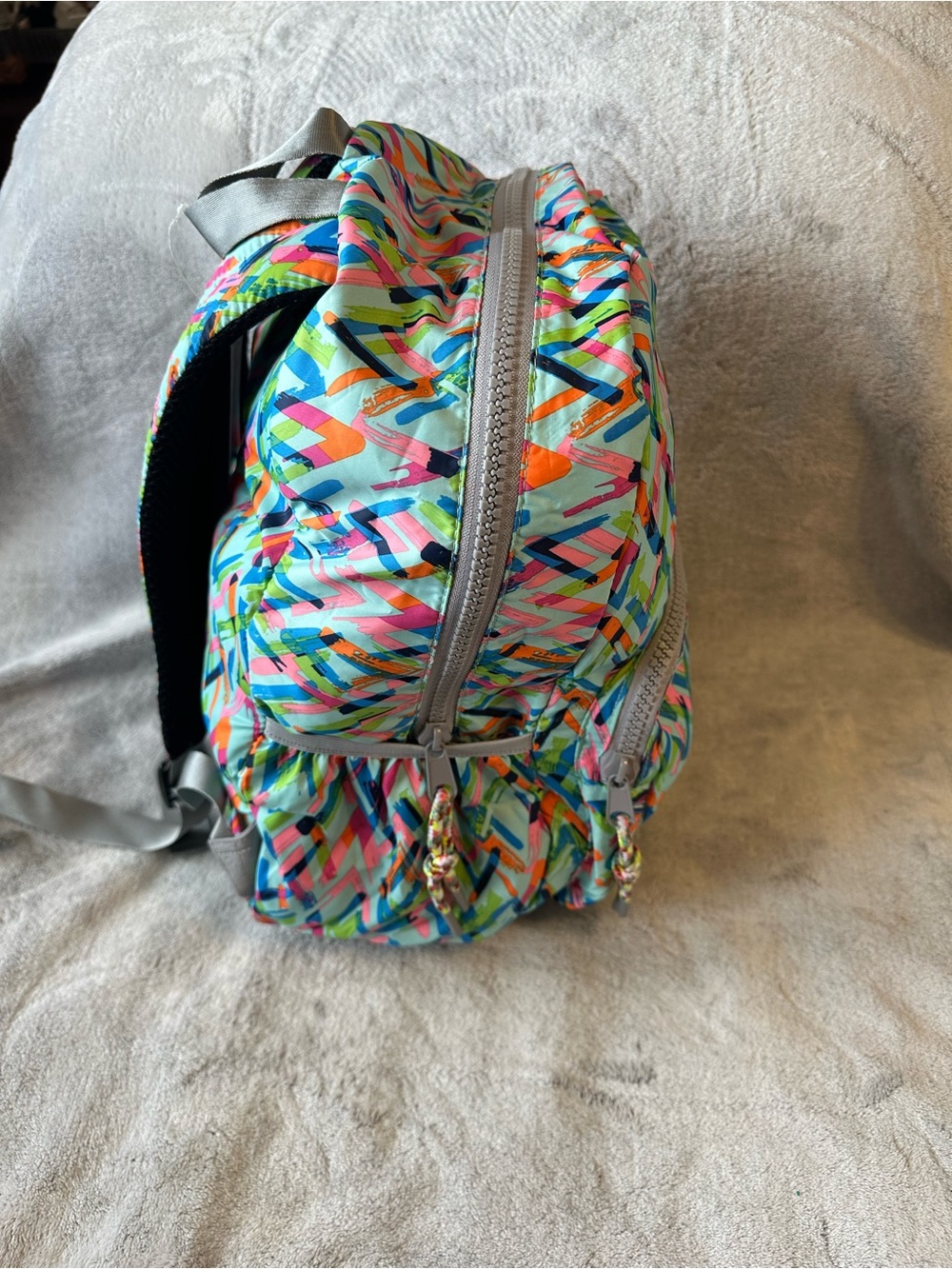 Colorful Geometric Print Backpack - Picture 3 of 5